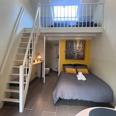 Tiny In Cute Village Very Close To Amsterdam Homestay Weesp